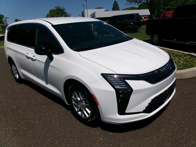 2027 Chrysler Pacifica Select