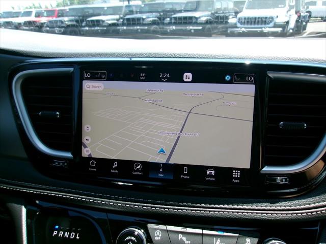 2027 Chrysler Pacifica Select