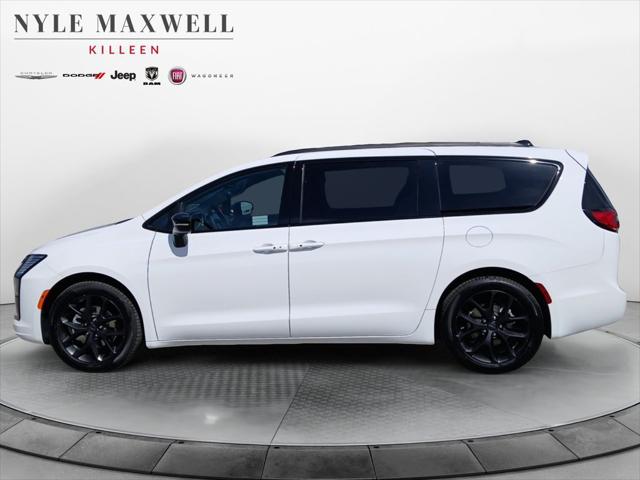 2027 Chrysler Pacifica Limited