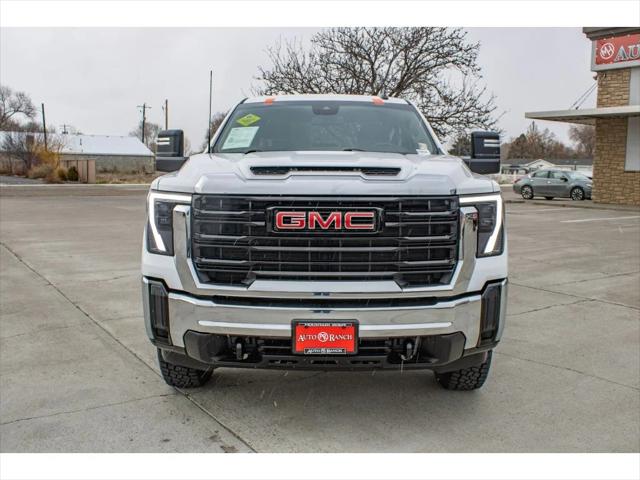 2025 GMC Sierra 3500HD 4WD Crew Cab Long Bed Pro