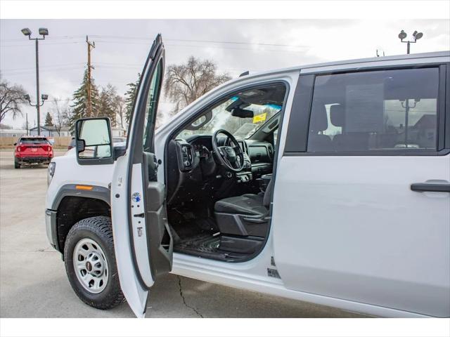 2025 GMC Sierra 3500HD 4WD Crew Cab Long Bed Pro