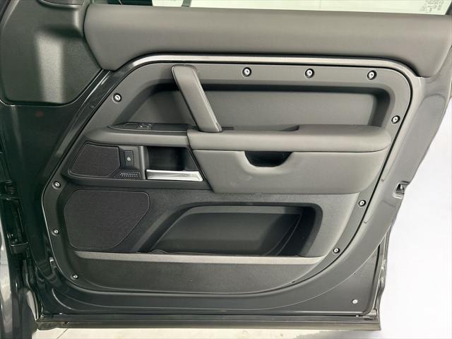 2026 Land Rover Defender P400 X-Dynamic SE
