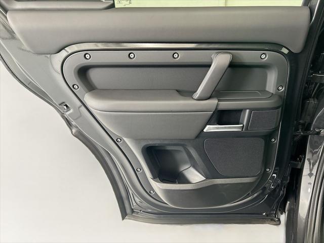 2026 Land Rover Defender P400 X-Dynamic SE