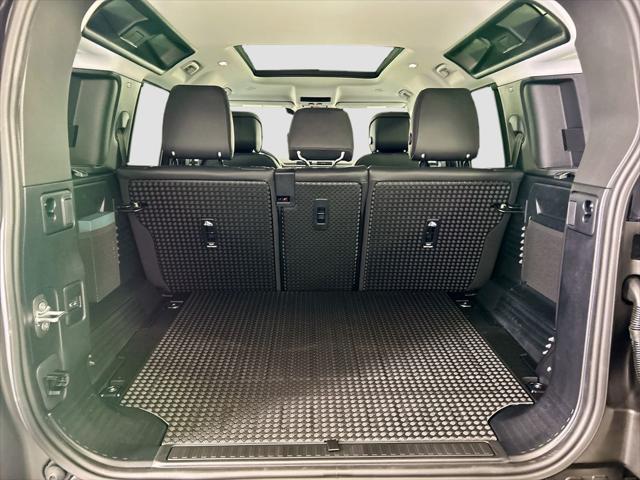 2026 Land Rover Defender P400 X-Dynamic SE