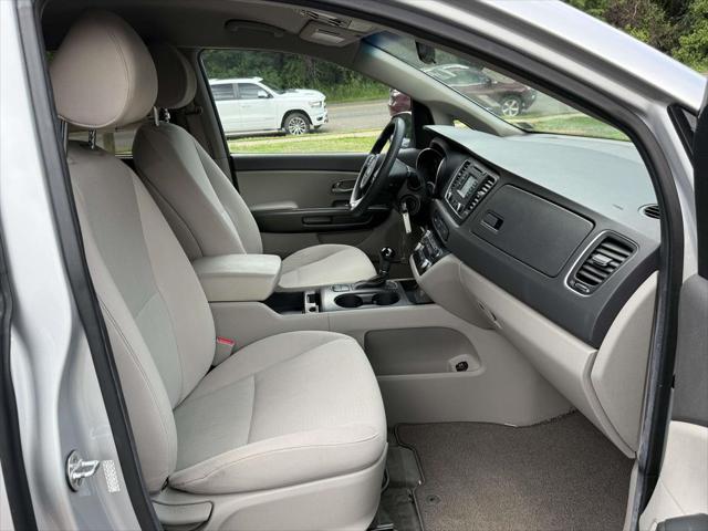 2016 Kia Sedona LX