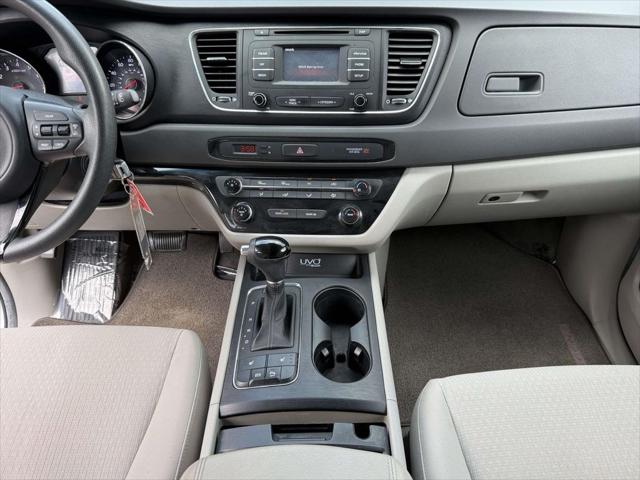 2016 Kia Sedona LX