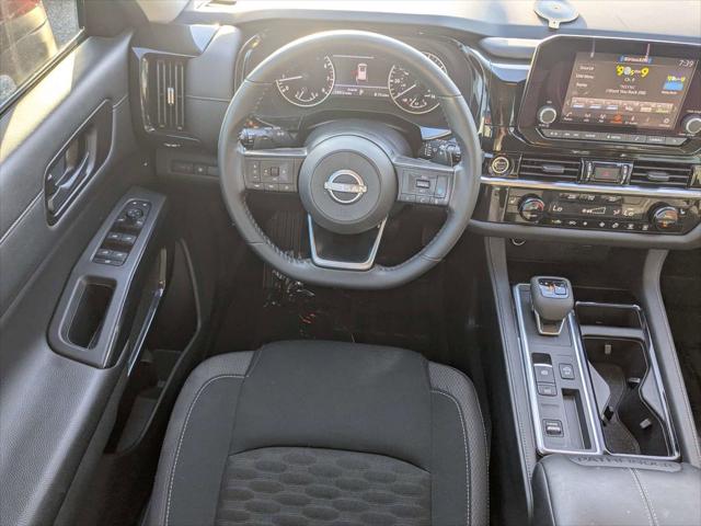 2024 Nissan Pathfinder SV FWD