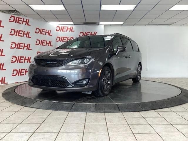 2020 Chrysler Pacifica Hybrid Touring L