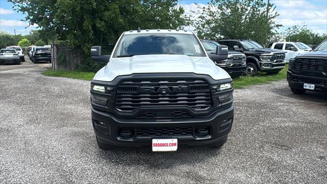 2026 RAM Ram 3500 Chassis Cab RAM 3500 TRADESMAN CREW CAB CHASSIS 4X4 60 CA
