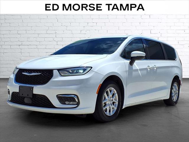 2023 Chrysler Pacifica Touring L for sale in Tampa, FL