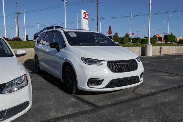 2023 Chrysler Pacifica Hybrid Limited