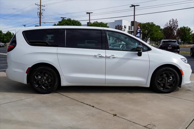 2023 Chrysler Pacifica Hybrid Limited