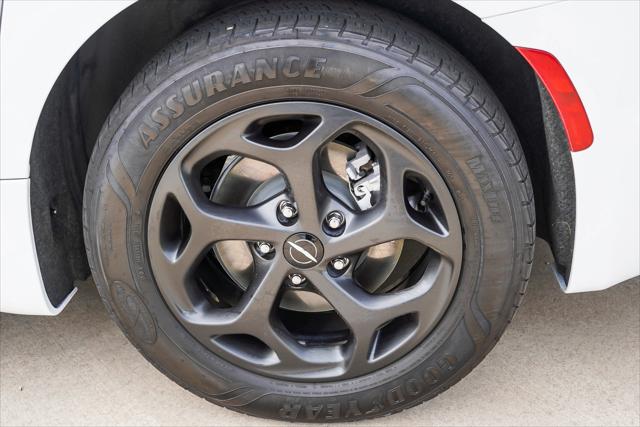 2023 Chrysler Pacifica Hybrid Limited