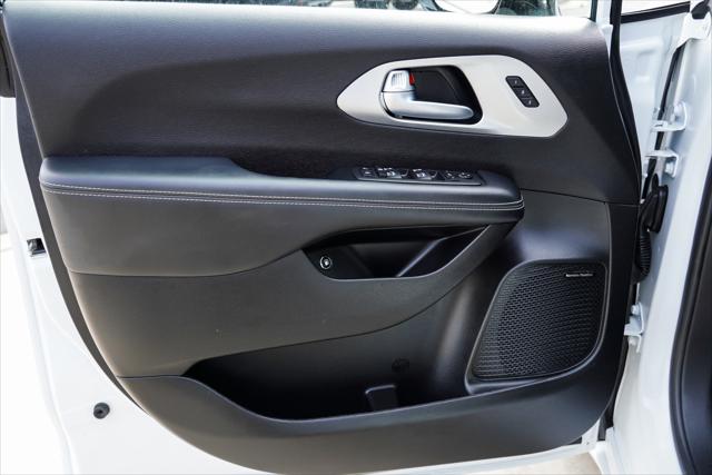2023 Chrysler Pacifica Hybrid Limited
