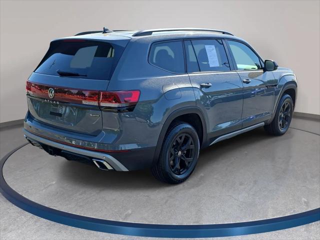 2024 Volkswagen Atlas 2.0T Peak Edition SE w/Technology