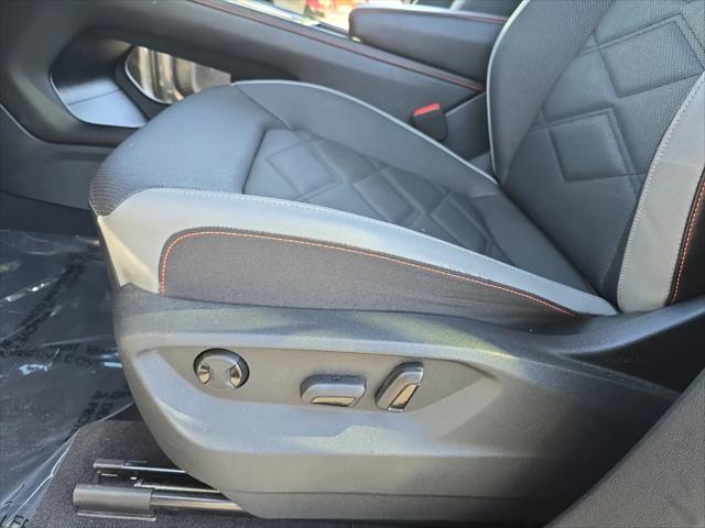 2024 Volkswagen Atlas 2.0T Peak Edition SE w/Technology