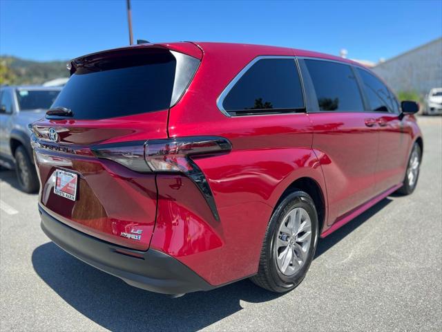 2023 Toyota Sienna LE