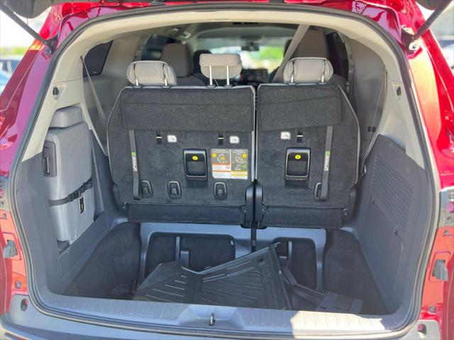 2023 Toyota Sienna LE