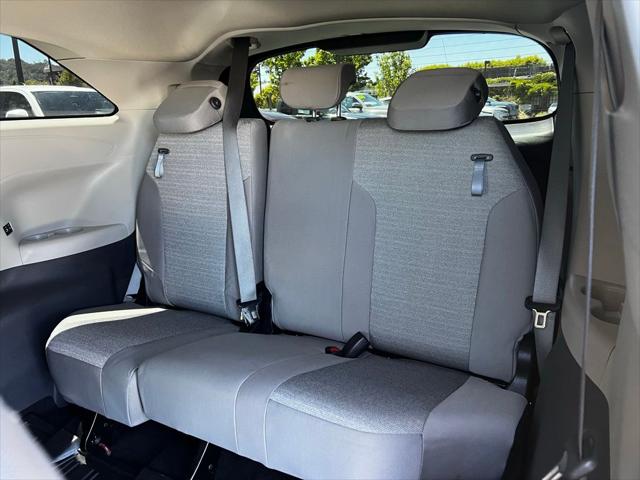 2023 Toyota Sienna LE