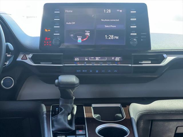 2023 Toyota Sienna LE