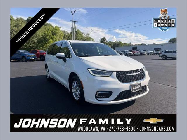 2023 Chrysler Pacifica Touring L for sale in Woodlawn, VA