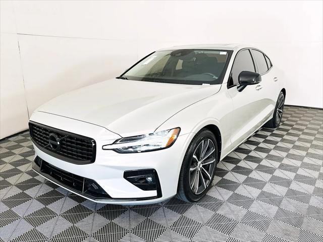 2022 Volvo S60 B5 Momentum