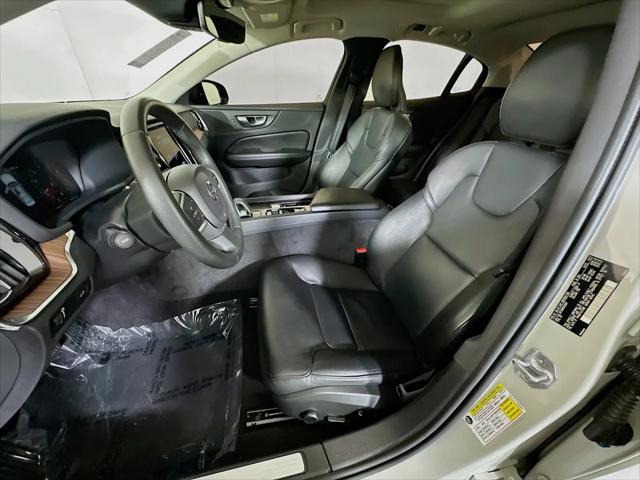 2022 Volvo S60 B5 Momentum