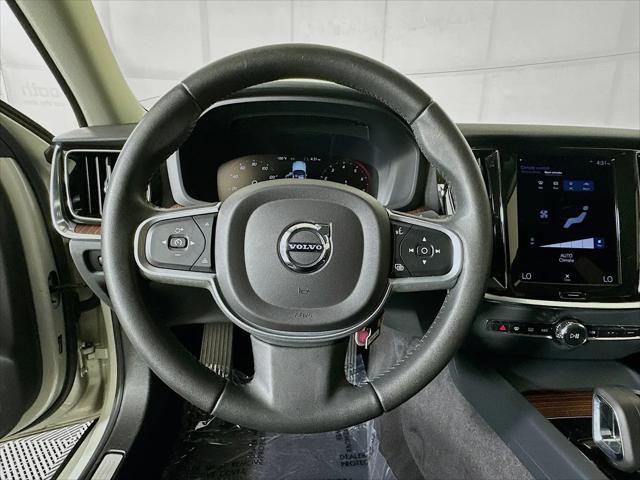 2022 Volvo S60 B5 Momentum