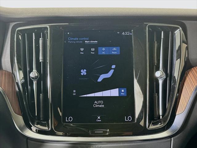 2022 Volvo S60 B5 Momentum