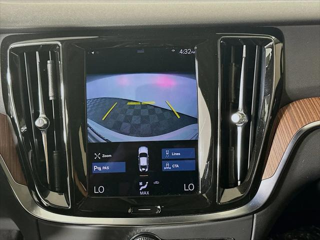 2022 Volvo S60 B5 Momentum