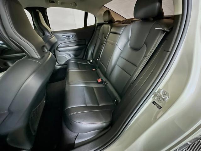 2022 Volvo S60 B5 Momentum