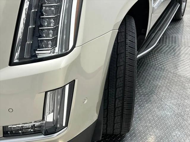 2017 Cadillac Escalade Luxury