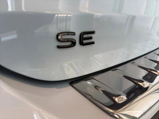 2026 Volkswagen Taos SE Black