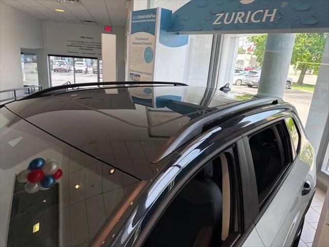 2026 Volkswagen Taos SE Black