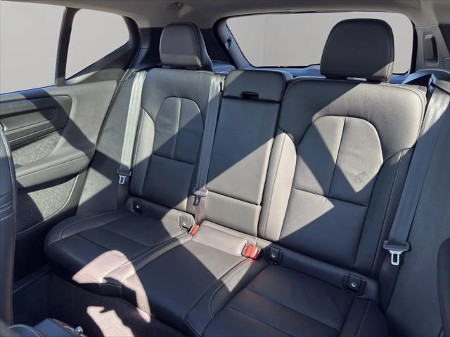 2022 Volvo XC40 T5 Inscription