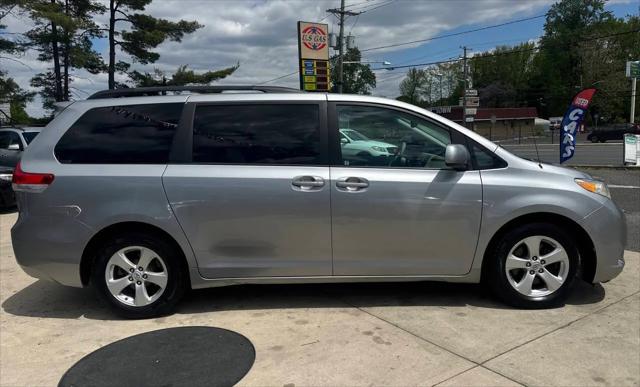 2011 Toyota Sienna LE V6