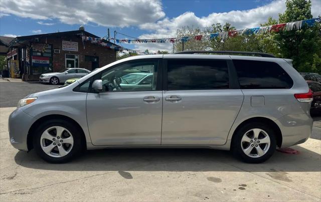 2011 Toyota Sienna LE V6