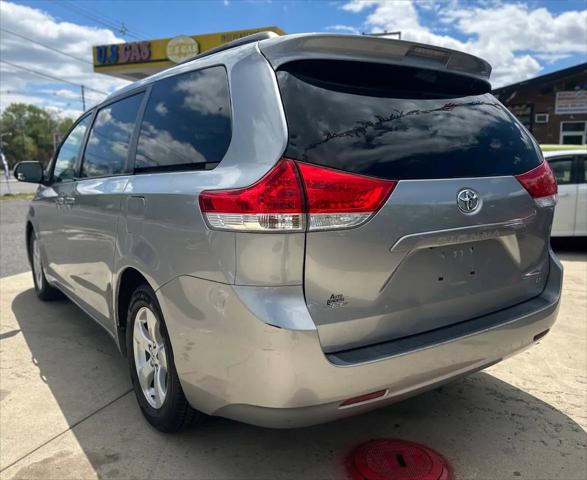 2011 Toyota Sienna LE V6