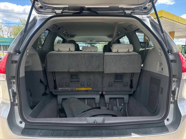2011 Toyota Sienna LE V6