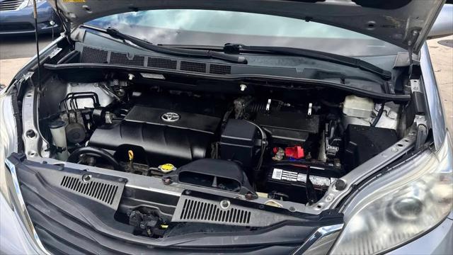 2011 Toyota Sienna LE V6