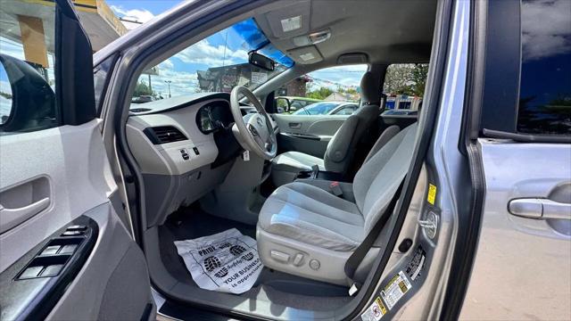 2011 Toyota Sienna LE V6