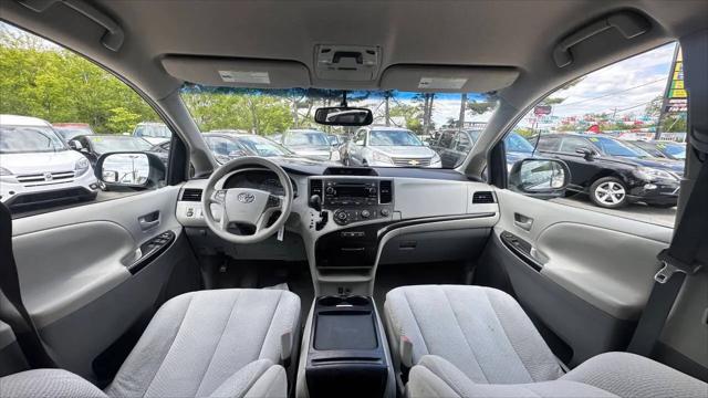 2011 Toyota Sienna LE V6