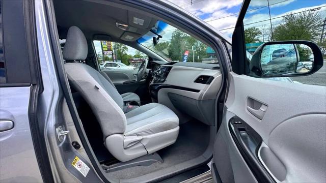 2011 Toyota Sienna LE V6