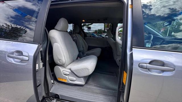 2011 Toyota Sienna LE V6