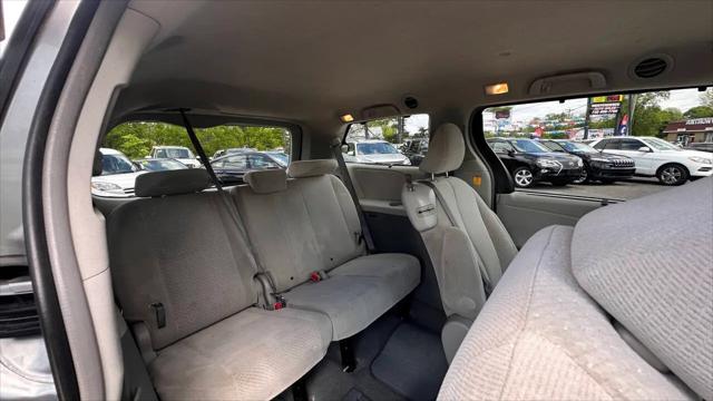 2011 Toyota Sienna LE V6