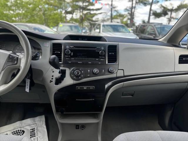 2011 Toyota Sienna LE V6