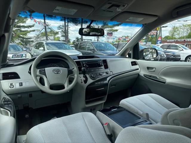 2011 Toyota Sienna LE V6