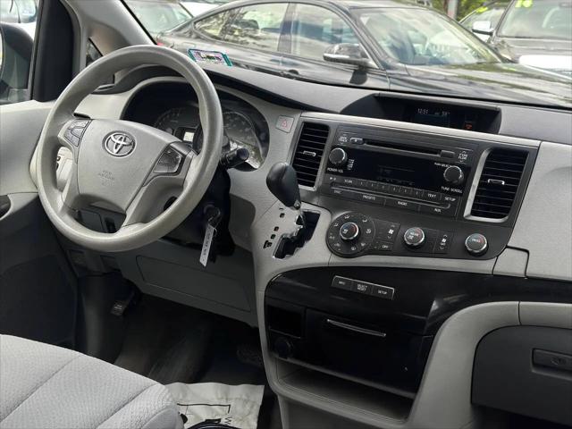 2011 Toyota Sienna LE V6
