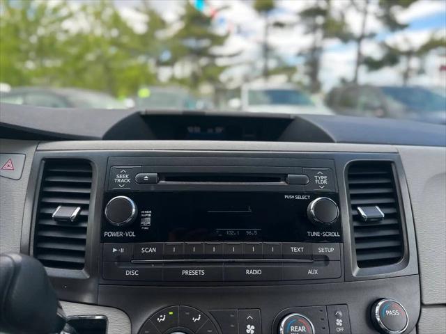 2011 Toyota Sienna LE V6