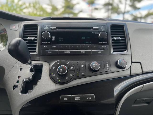 2011 Toyota Sienna LE V6